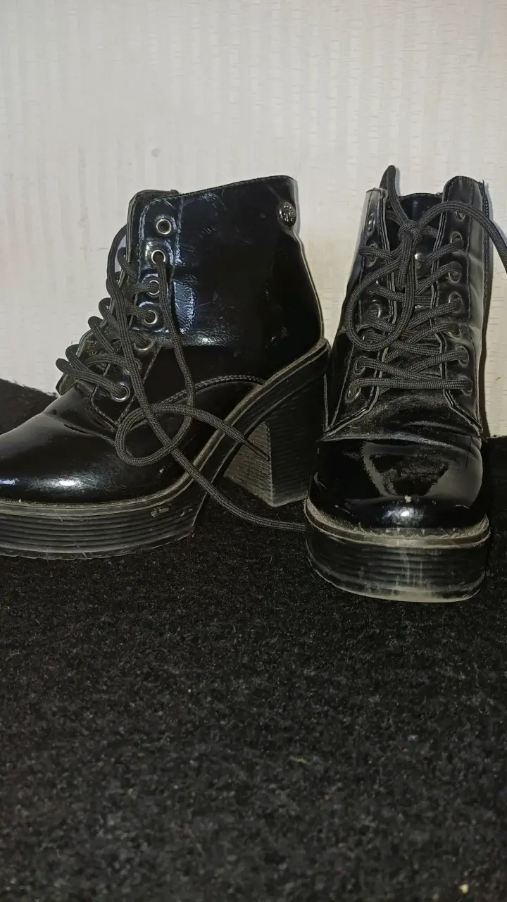 Botines de charol negro con plataforma - 3