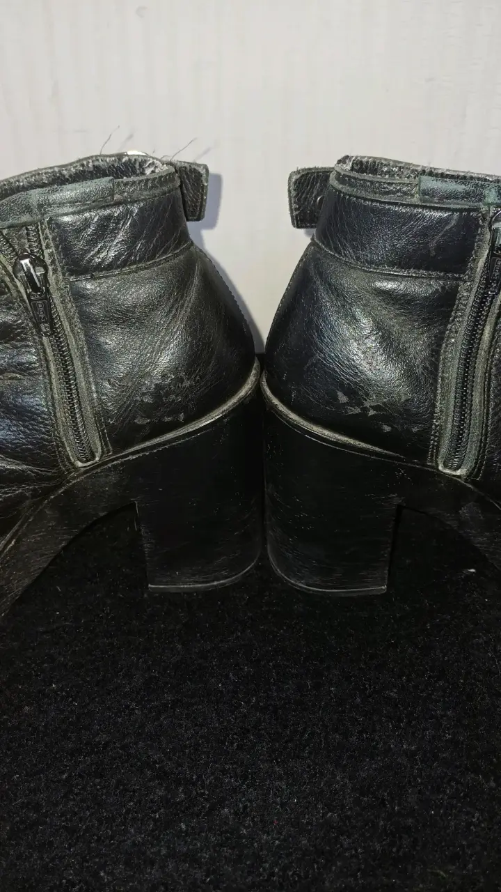 Botines de cuero negro con tacón alto - 3