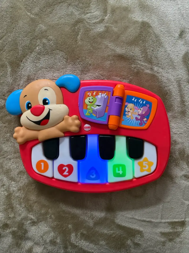 Piano educativo para niños Fisher-Price con luces - 2