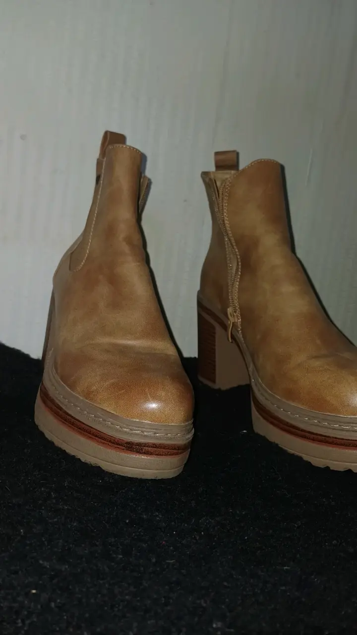Botines de cuero marrón con tacón alto - 2