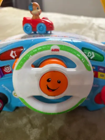 Volante de juguete interactivo Fisher-Price para niños - miniatura 3