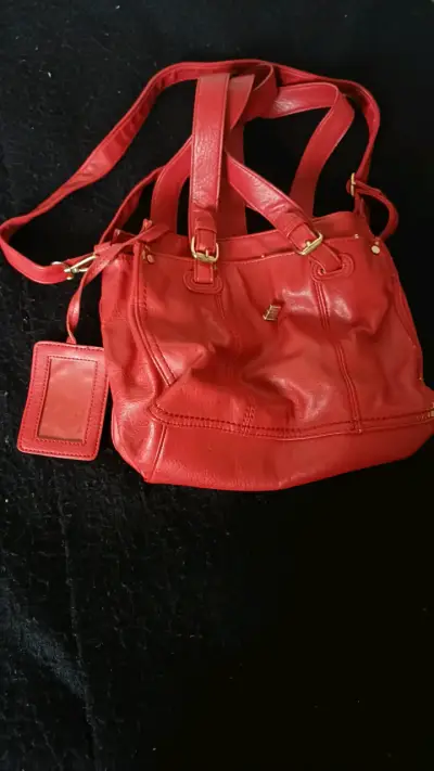 Bolso de cuero rojo con múltiples compartimentos - miniatura 1