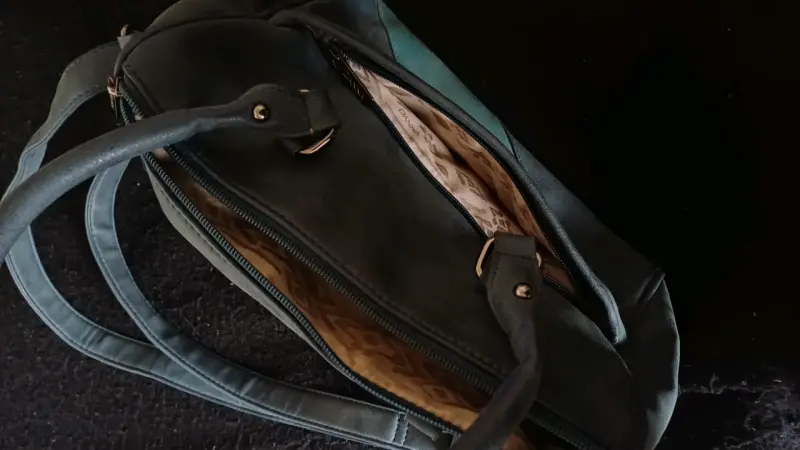 Cartera de mano verde y gris Danna - 3