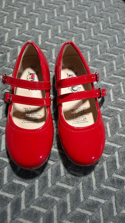 Zapatos de charol para niña en negro y rojo - miniatura 2