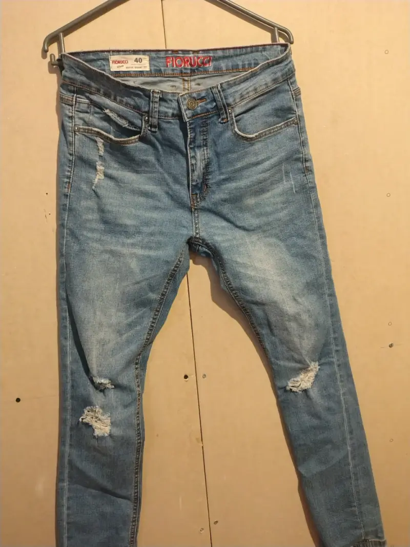 Jeans de mezclilla rasgados para hombre talla 42 - 3