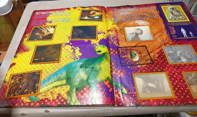 Álbum de Dinosaurios Disney Salo - 4