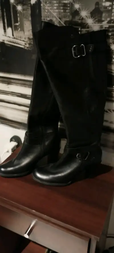 Botas de cuero negras Hush Puppies con tacón - miniatura 4