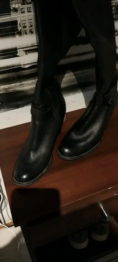 Botas de cuero negras Hush Puppies con tacón - miniatura 5