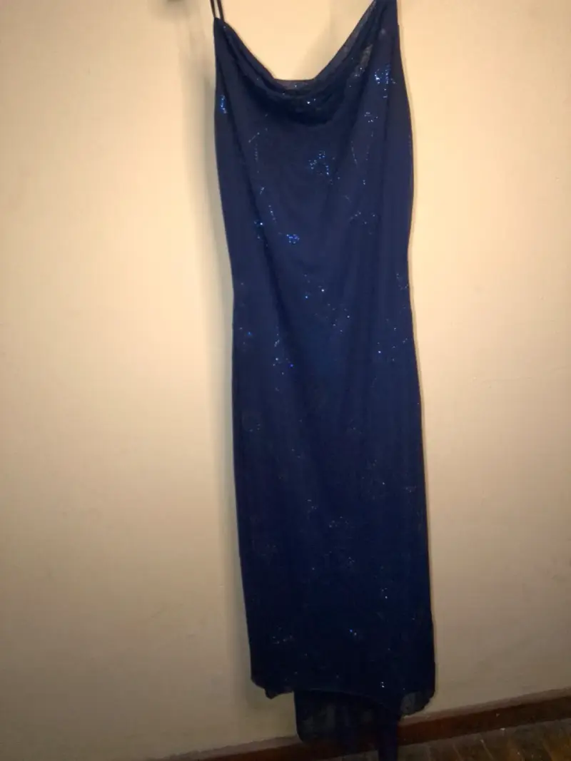 Vestido de noche azul con brillo - 1