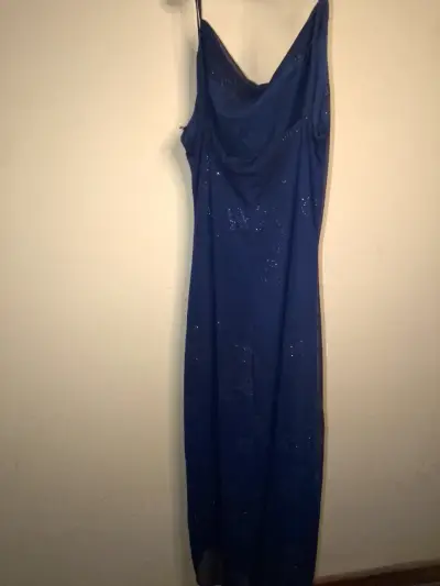 Vestido de noche azul con brillo - miniatura 3