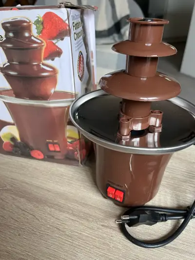 Fuente de Chocolate Mini Eléctrica - miniatura 1