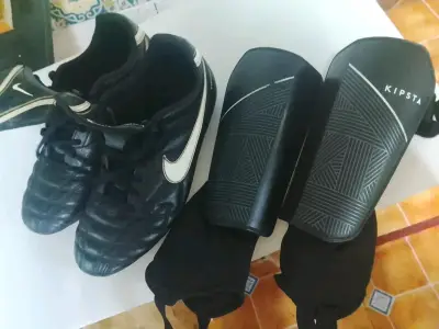 Zapatillas de fútbol Nike Tiempo con canilleras Kipsta - miniatura 1