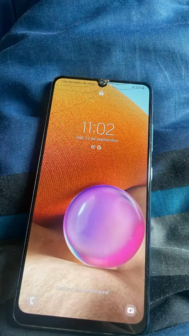 Smartphone Samsung Galaxy A32 con pantalla rota - 1