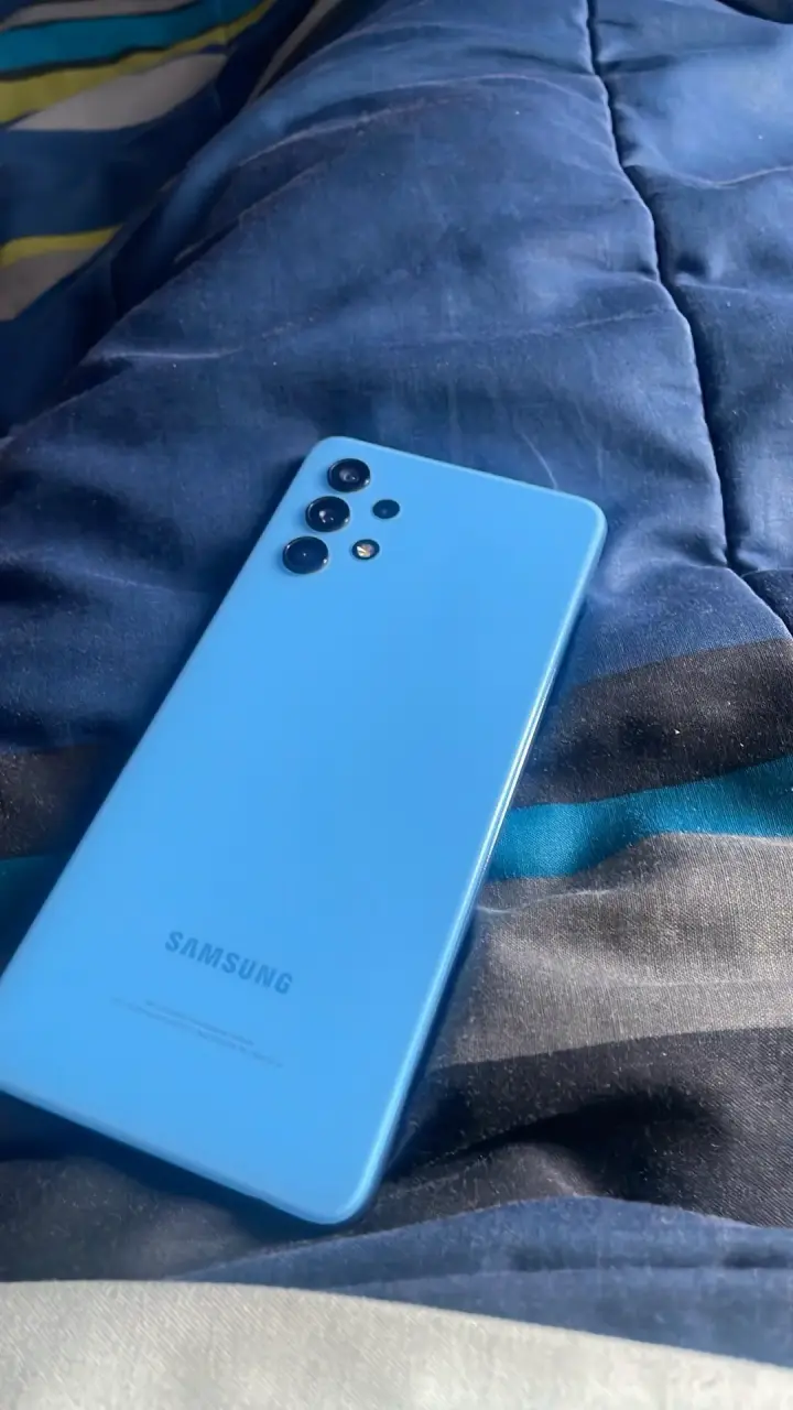 Smartphone Samsung Galaxy A32 con pantalla rota - 2