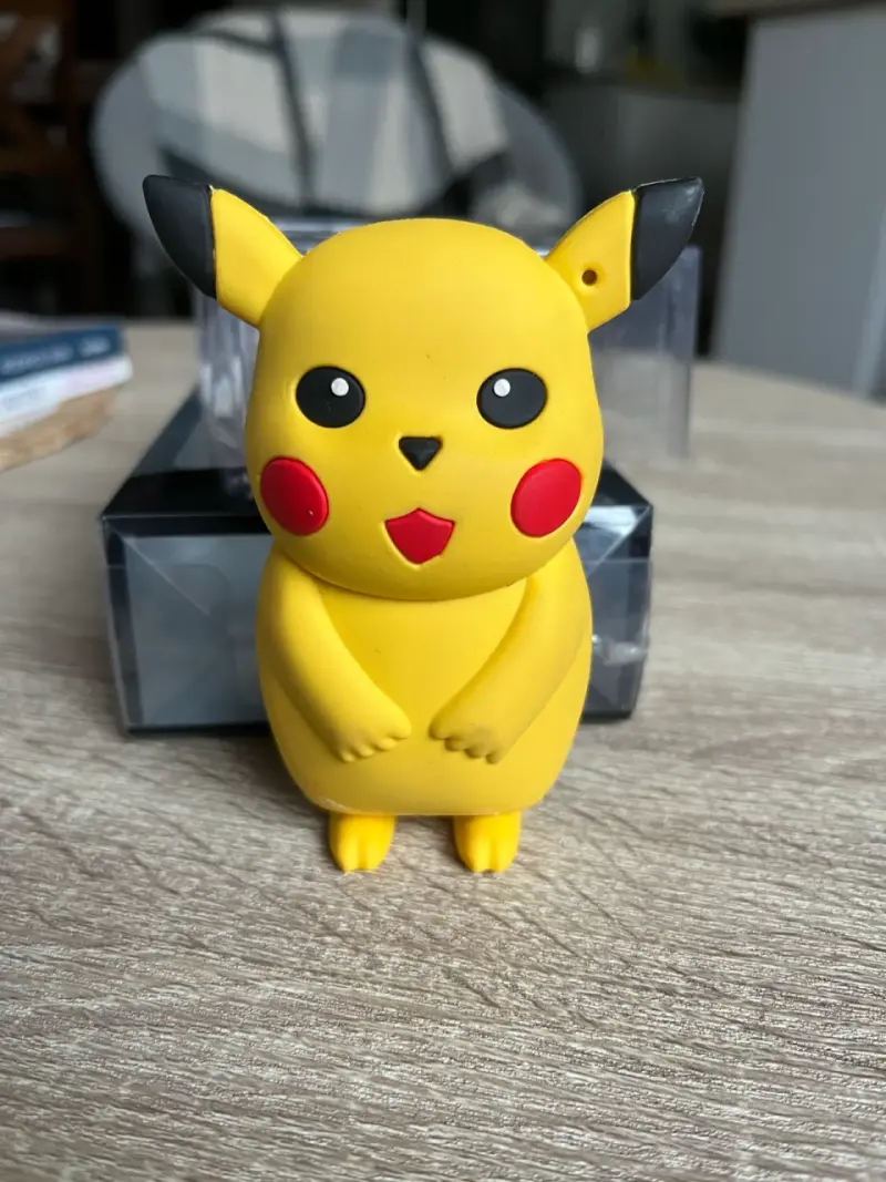 Powerbank de Pikachu 8800mAh - 1