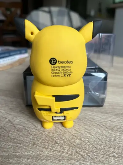 Powerbank de  Pikachu 8800mAh - miniatura 2