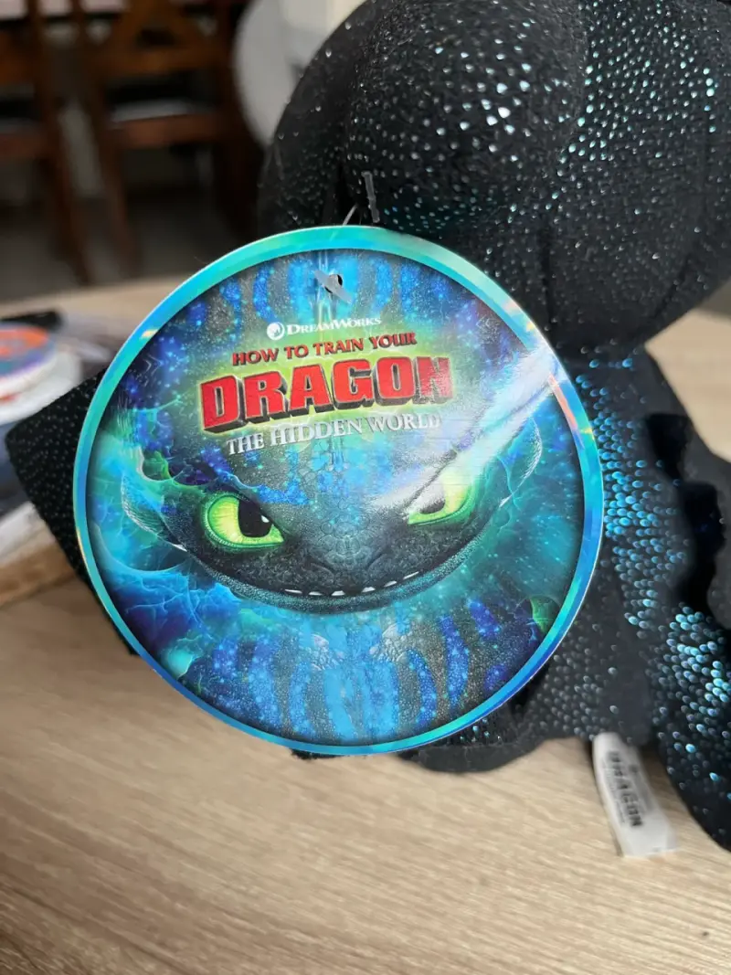 Peluche de chimuelo con ojos verdes - 5