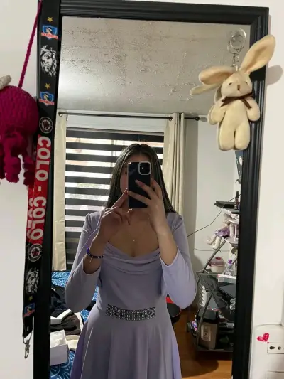 Vestido lila con detalle de pedrería - miniatura 1