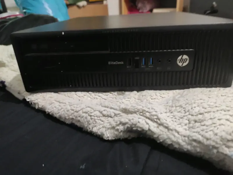 Computador de Escritorio HP EliteDesk en Buen Estado - 1