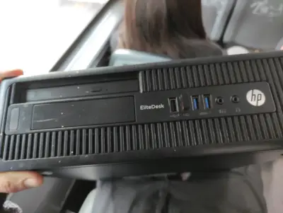 Computador de Escritorio HP EliteDesk en Buen Estado - miniatura 2