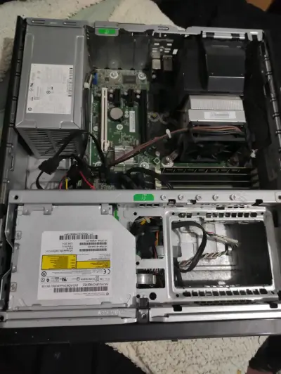 Computador de Escritorio HP EliteDesk en Buen Estado - miniatura 3