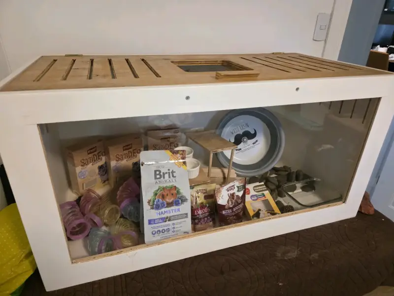 Jaula de madera para hámster con accesorios - 1
