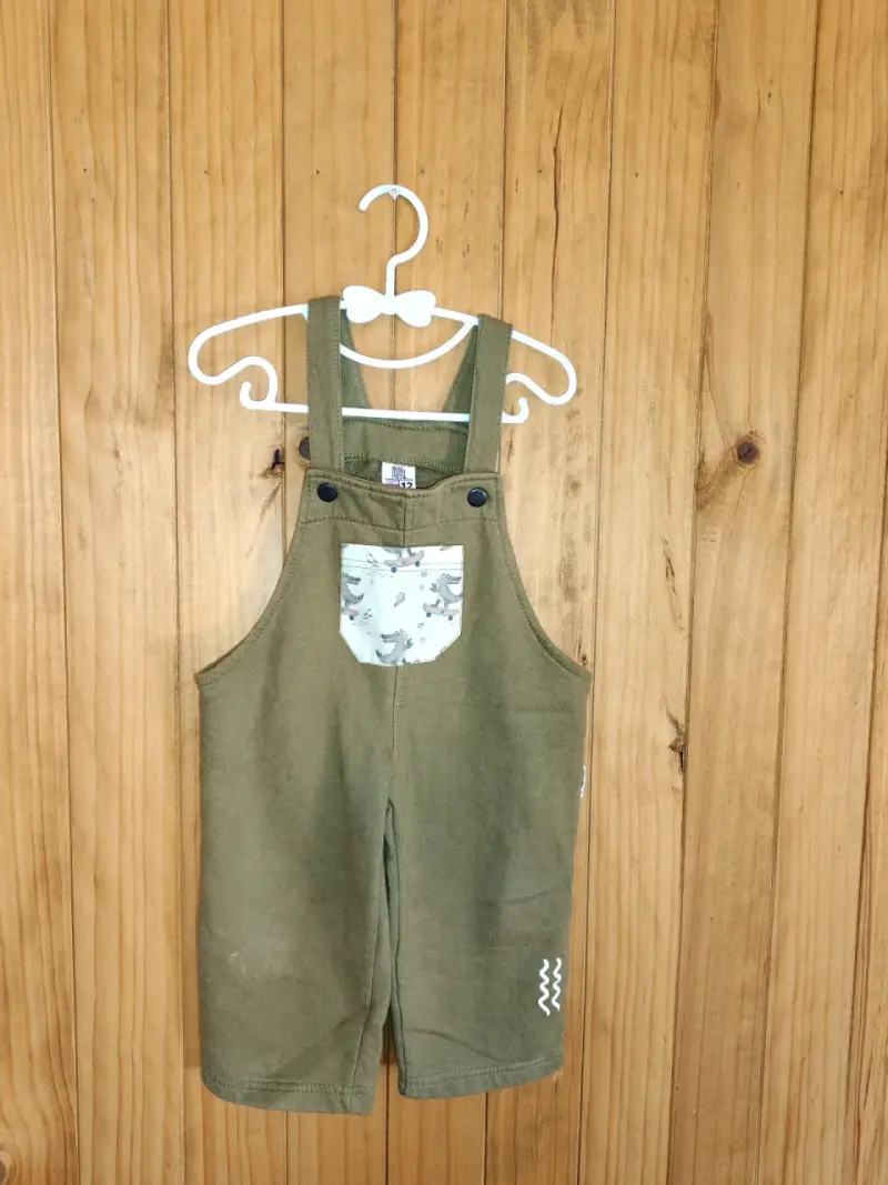 Jardinera verde para niño con bolsillo estampado - 2