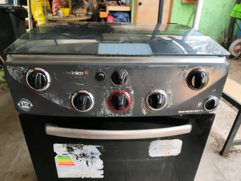 Cocina a gas Mademsa con horno y 4 quemadores - 3