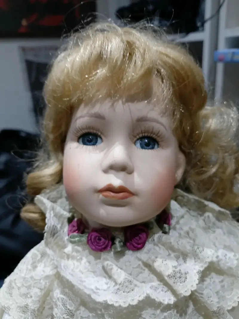 Muñecas de porcelana vintage con vestidos elegantes - 4