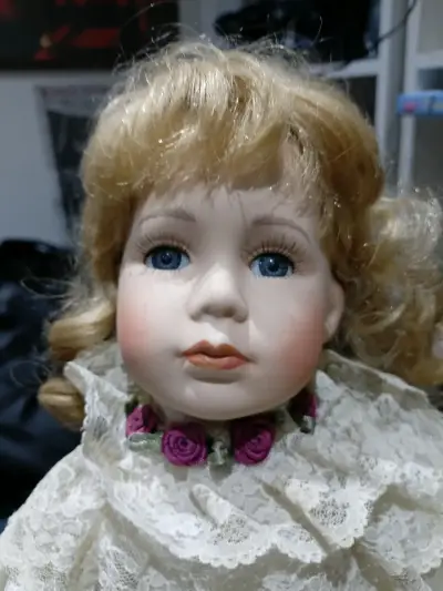 Muñecas de porcelana vintage con vestidos elegantes - miniatura 4