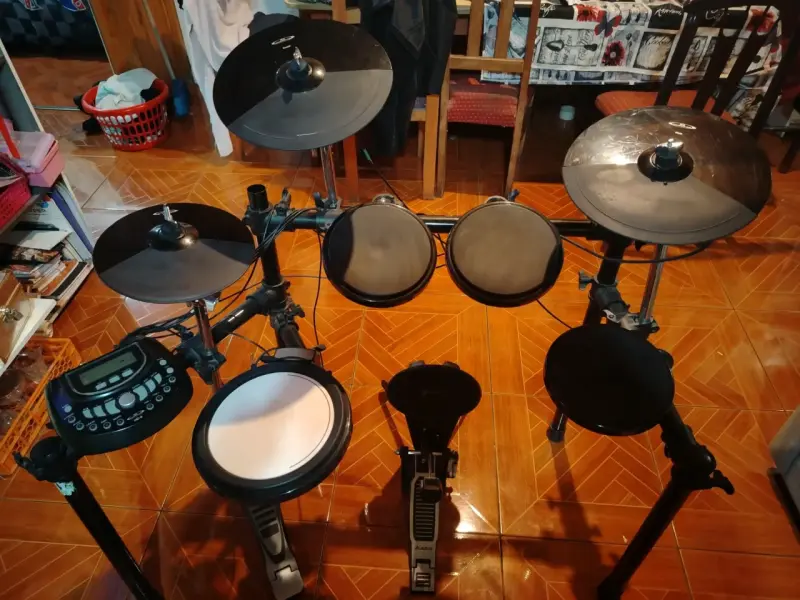 Batería electrónica completa con pedal y platillos - 3