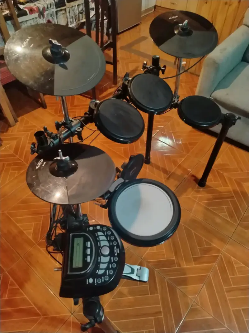 Batería electrónica completa con pedal y platillos - 4