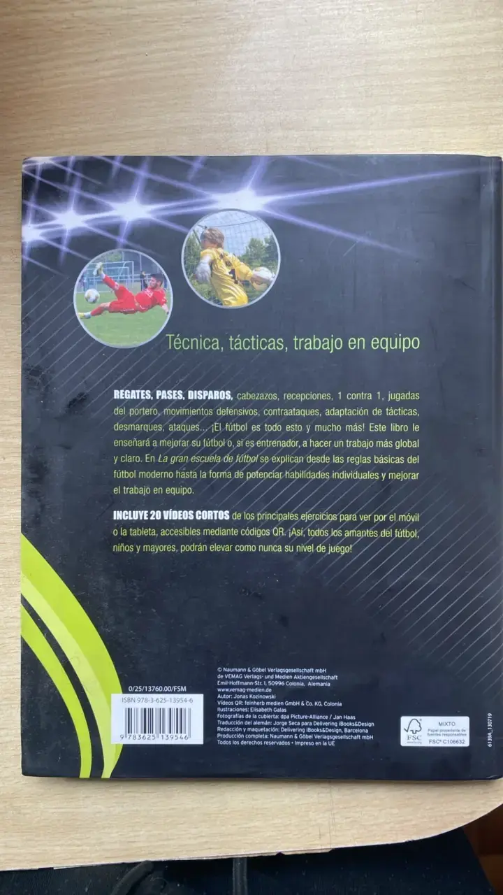 Libro La Gran Escuela de Fútbol con Ejercicios QR - 2