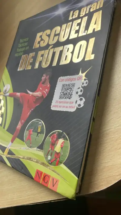 Libro La Gran Escuela de Fútbol con Ejercicios QR - miniatura 4