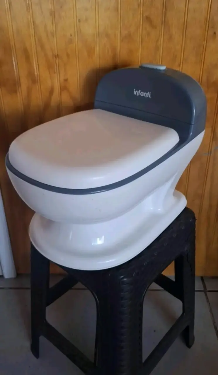 Bacinica para niños Infanti con tapa - 2