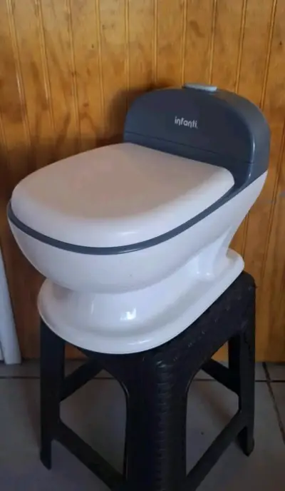 Bacinica para niños Infanti con tapa - miniatura 2