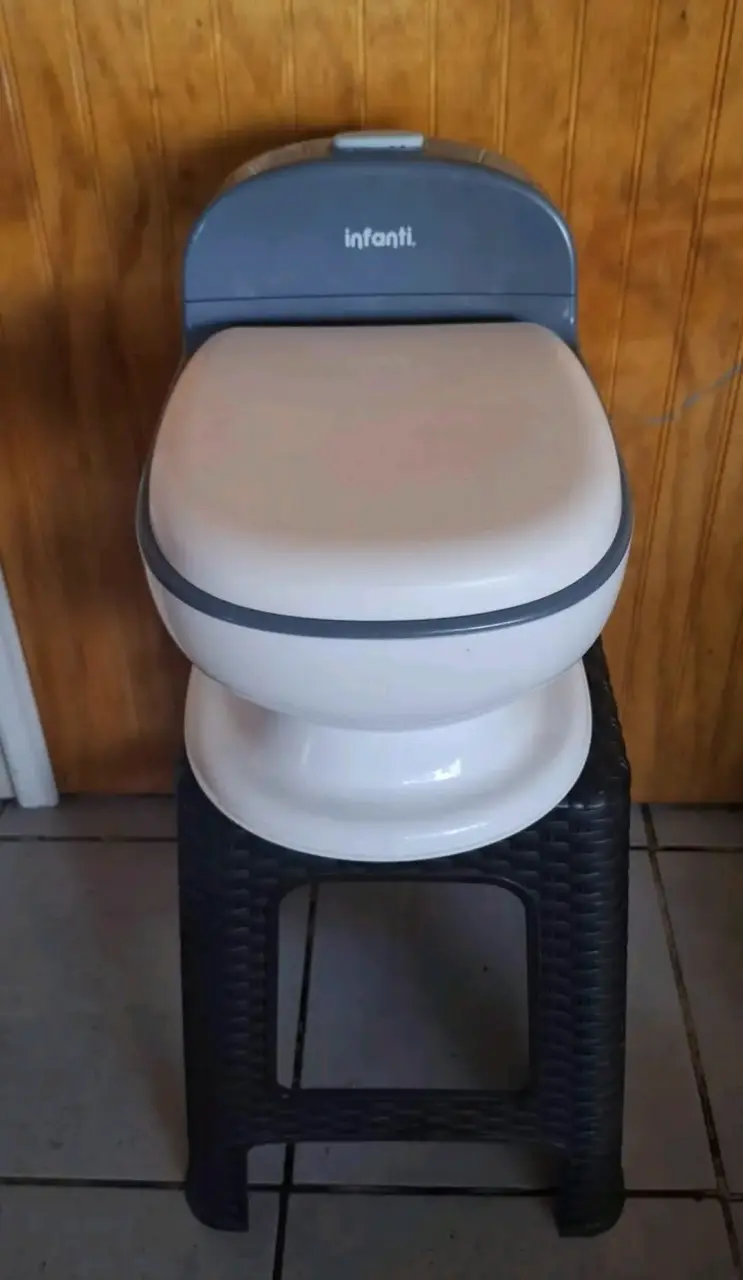 Bacinica para niños Infanti con tapa - 3