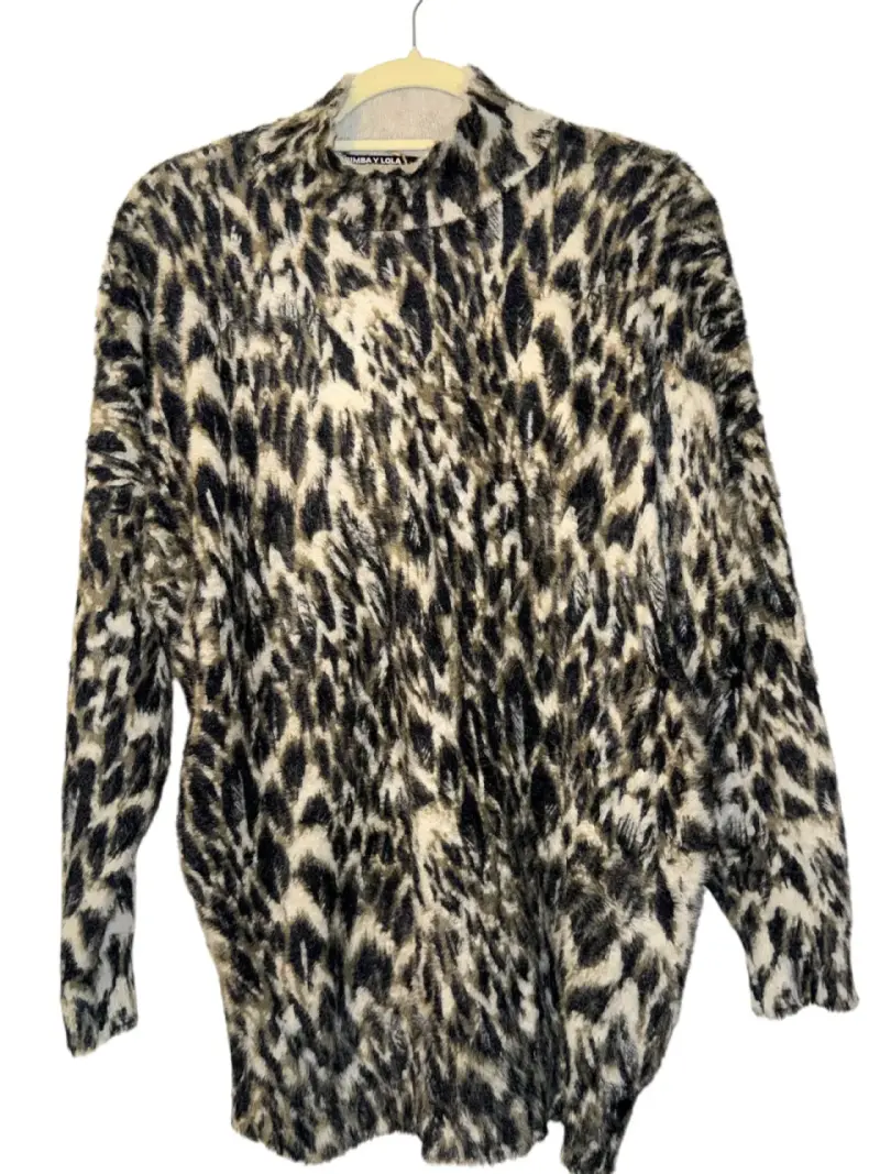 Suéter de lana estampado animal print Bimba y Lola