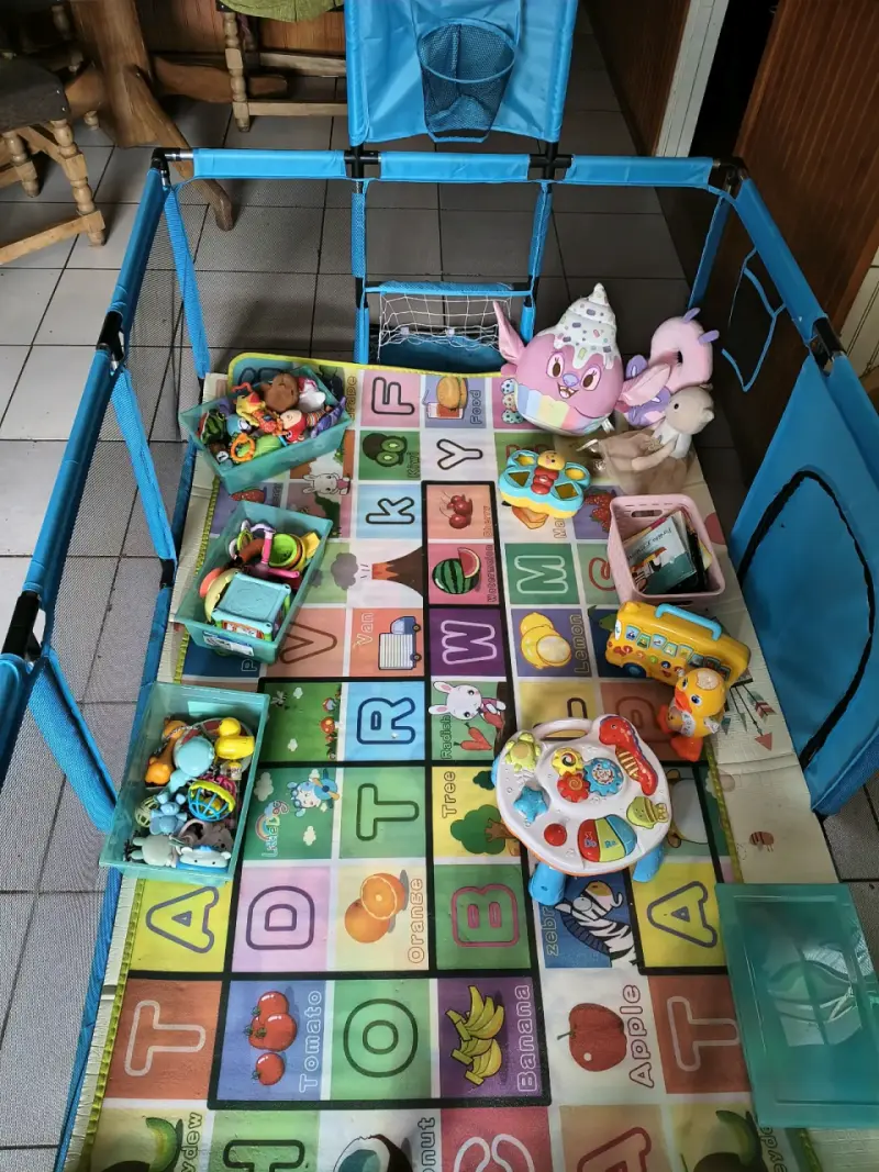 Corral de Juegos Infantil Azul con Juguetes - 1