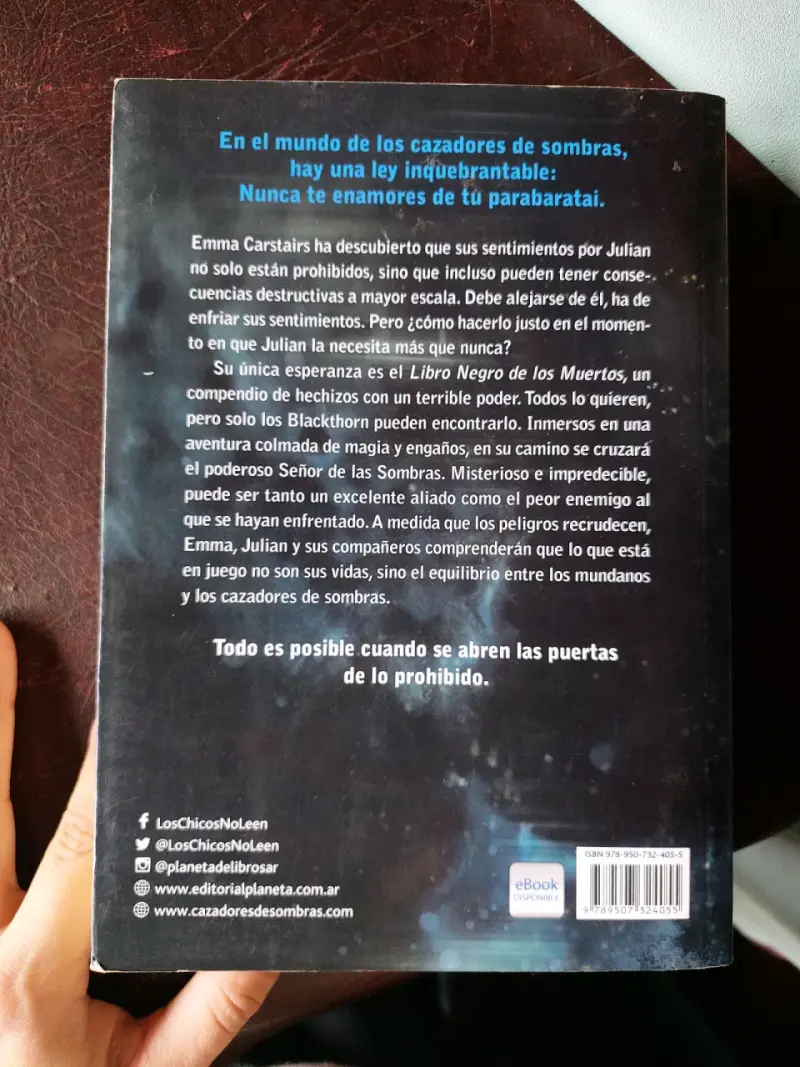 Libro El Señor de las Sombras 2do saga Renacimient - 3