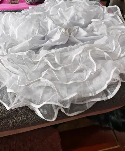 Faldon blanca con volantes para vestido - miniatura 1