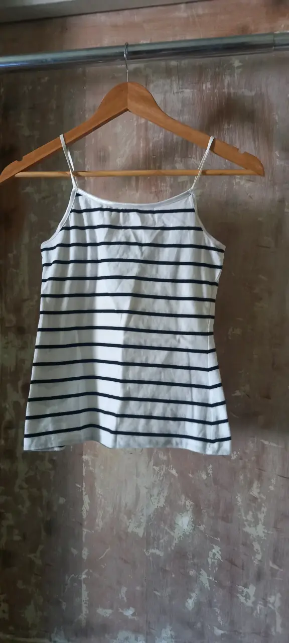 Pack poleras sin mangas Gap, Aeropostal, WetSeal - 2