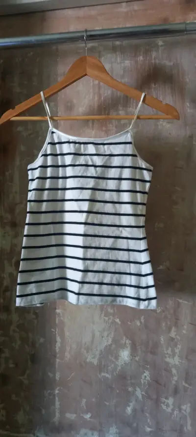 Pack poleras sin mangas Gap, Aeropostal, WetSeal - miniatura 2
