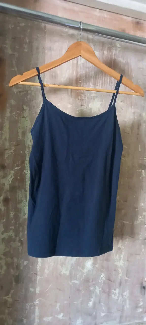 Pack poleras sin mangas Gap, Aeropostal, WetSeal - 3