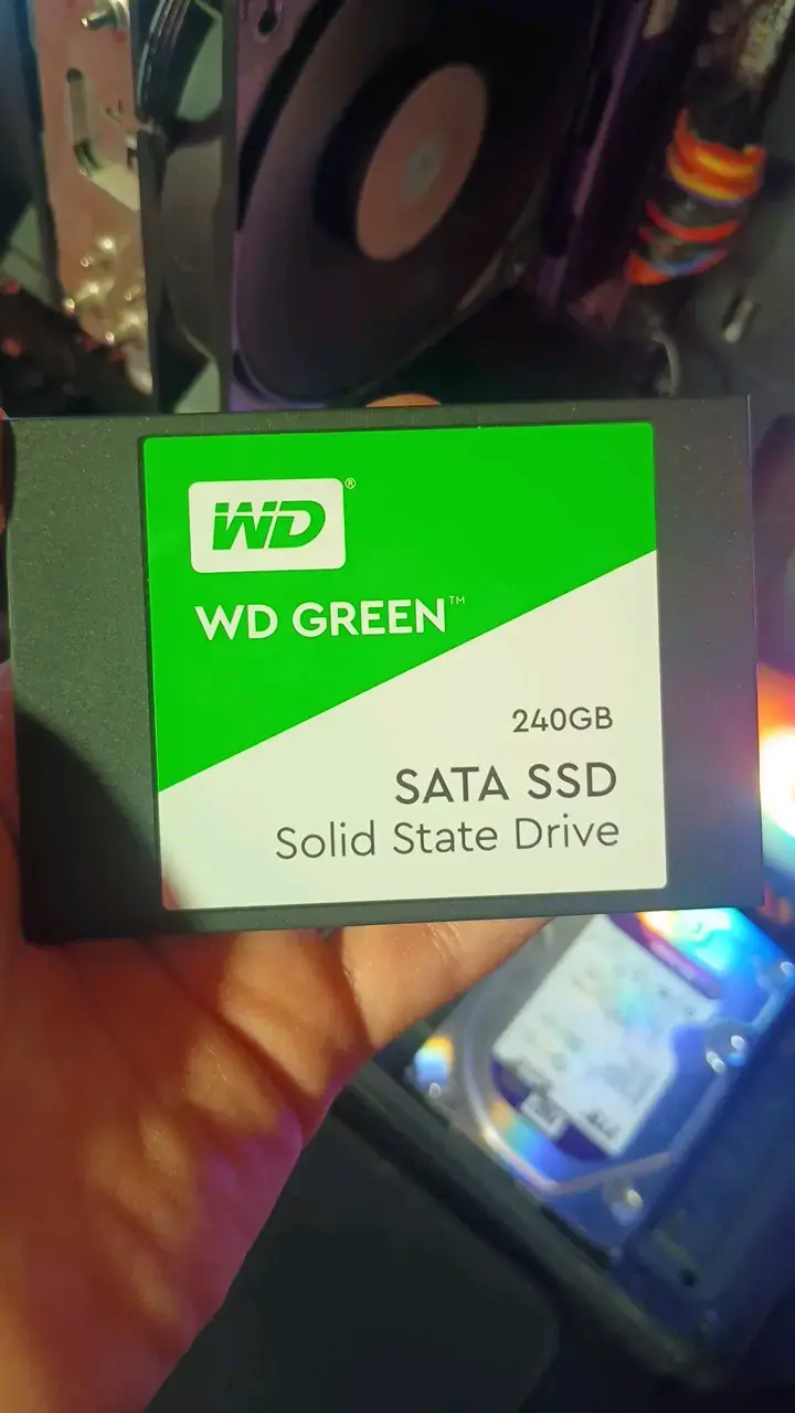 Disco SSD WD Green 240GB SATA. Con Sata de regalo! - 1