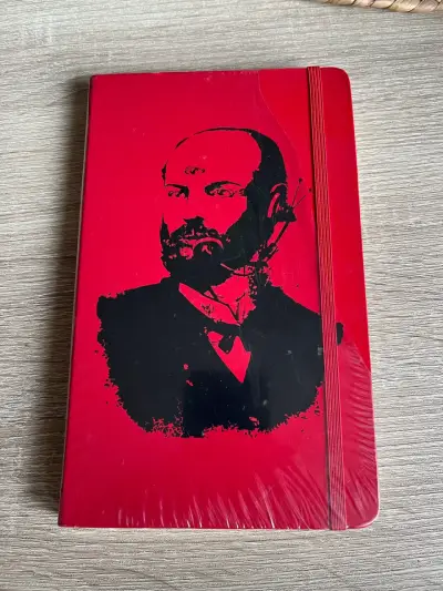 Cuaderno Rojo con Diseño - miniatura 1