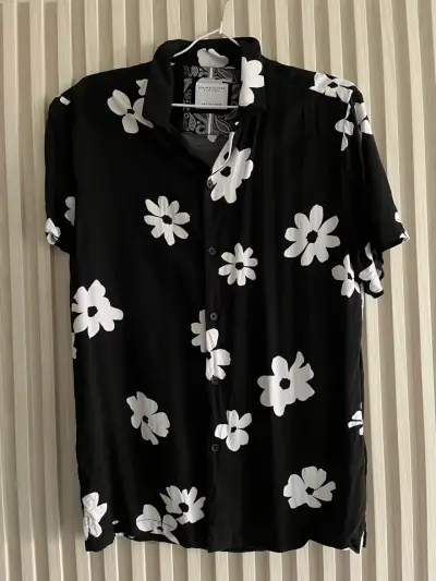 Camisa de flores blanco y negro Denim & Flower - miniatura 1