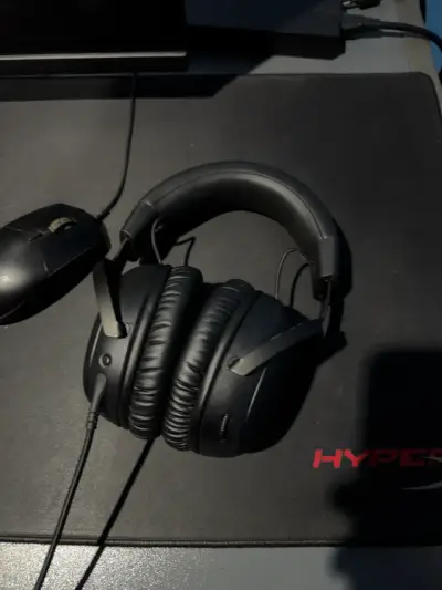 Auriculares HyperX Cloud III - miniatura 2