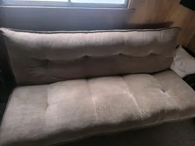 Sofá cama beige en buen estado - miniatura 2