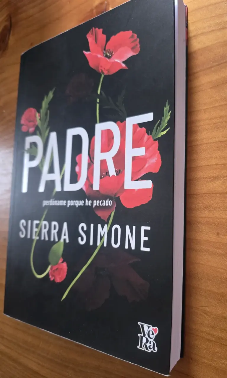 Libro 'Padre' de Sierra Simone en español - 3